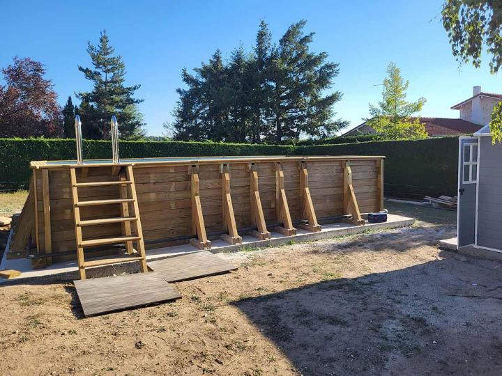 Entreprise de construction de piscines en béton à Bas-en-Basset 