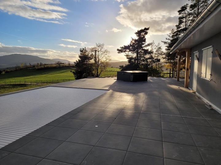 Entreprise de construction de piscines en béton à Bas-en-Basset 