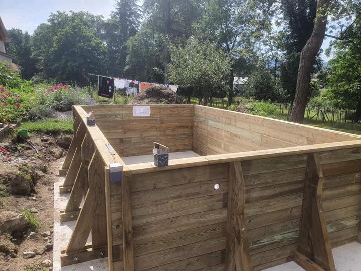 Entreprise de construction de piscines en béton à Bas-en-Basset 