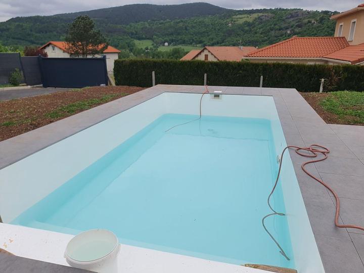 Construction piscine béton Bas-en-Basset
