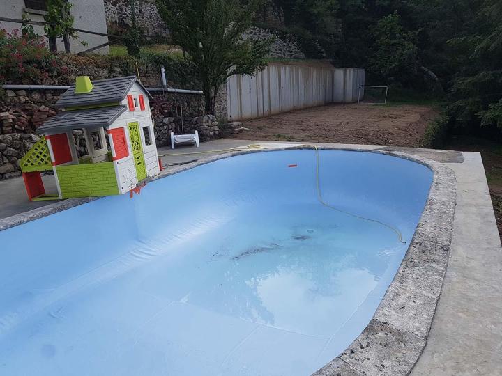 Entreprise de construction de piscines en béton à Bas-en-Basset 