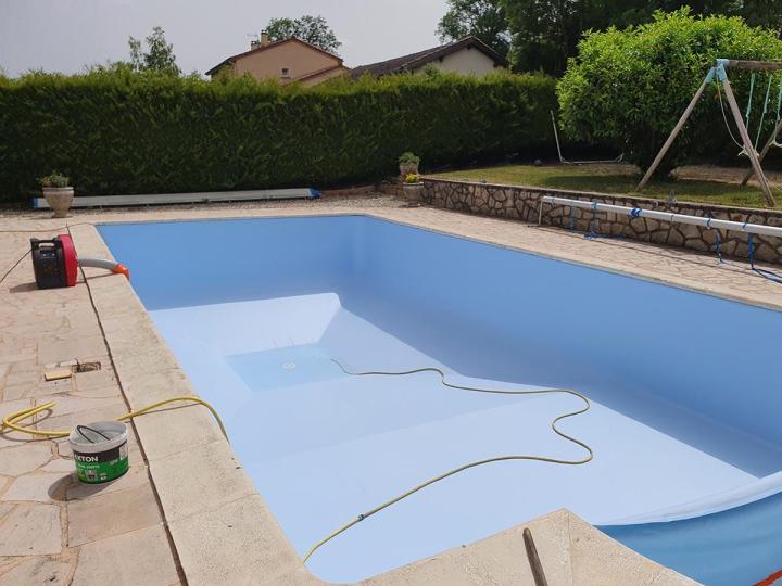 Entreprise de construction de piscines en béton à Bas-en-Basset 